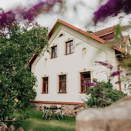 Restaurant A Penzion Na Cechach Hotel Korouhev Kültér fotó