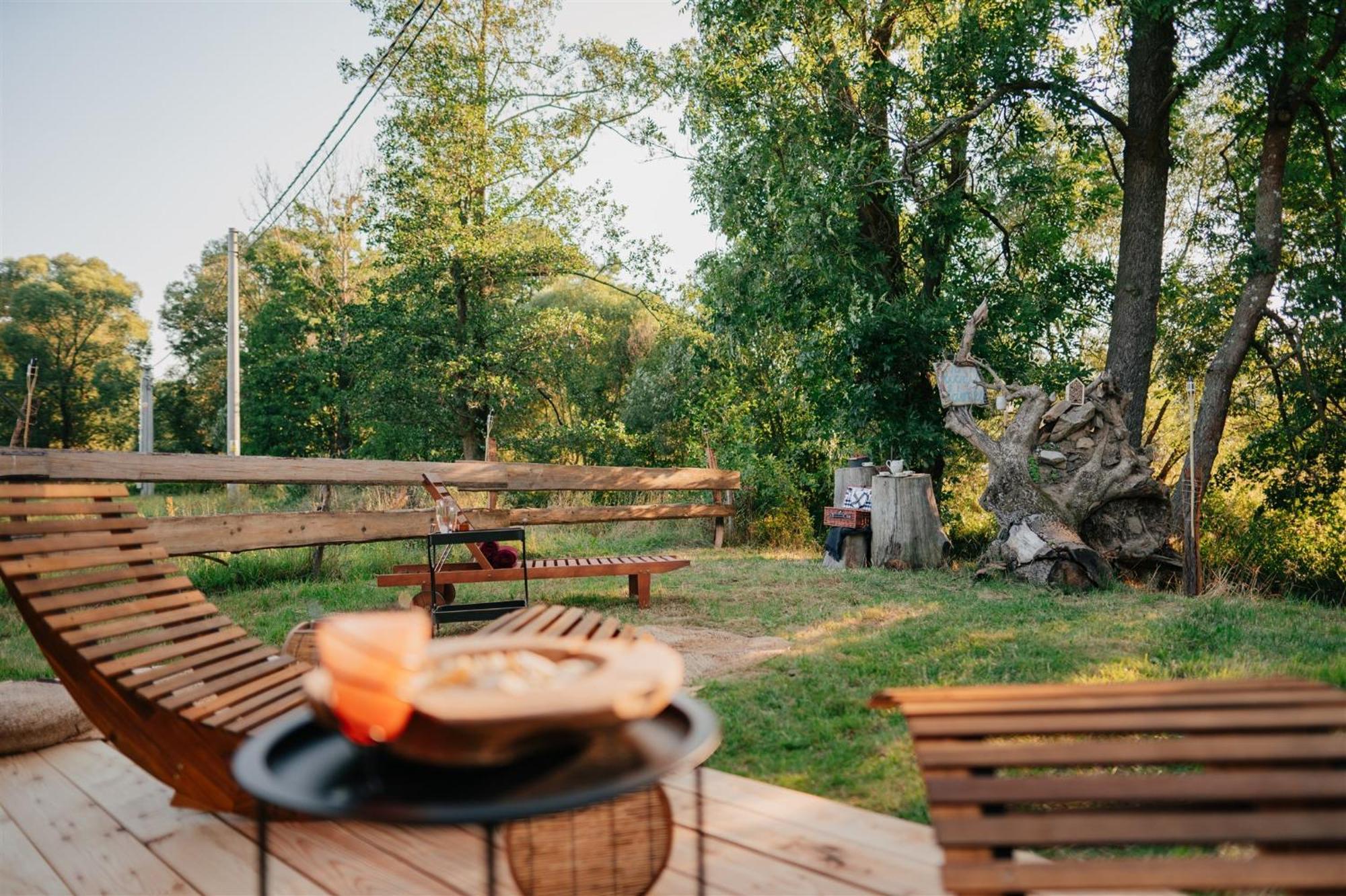 Restaurant A Penzion Na Cechach Hotel Korouhev Kültér fotó